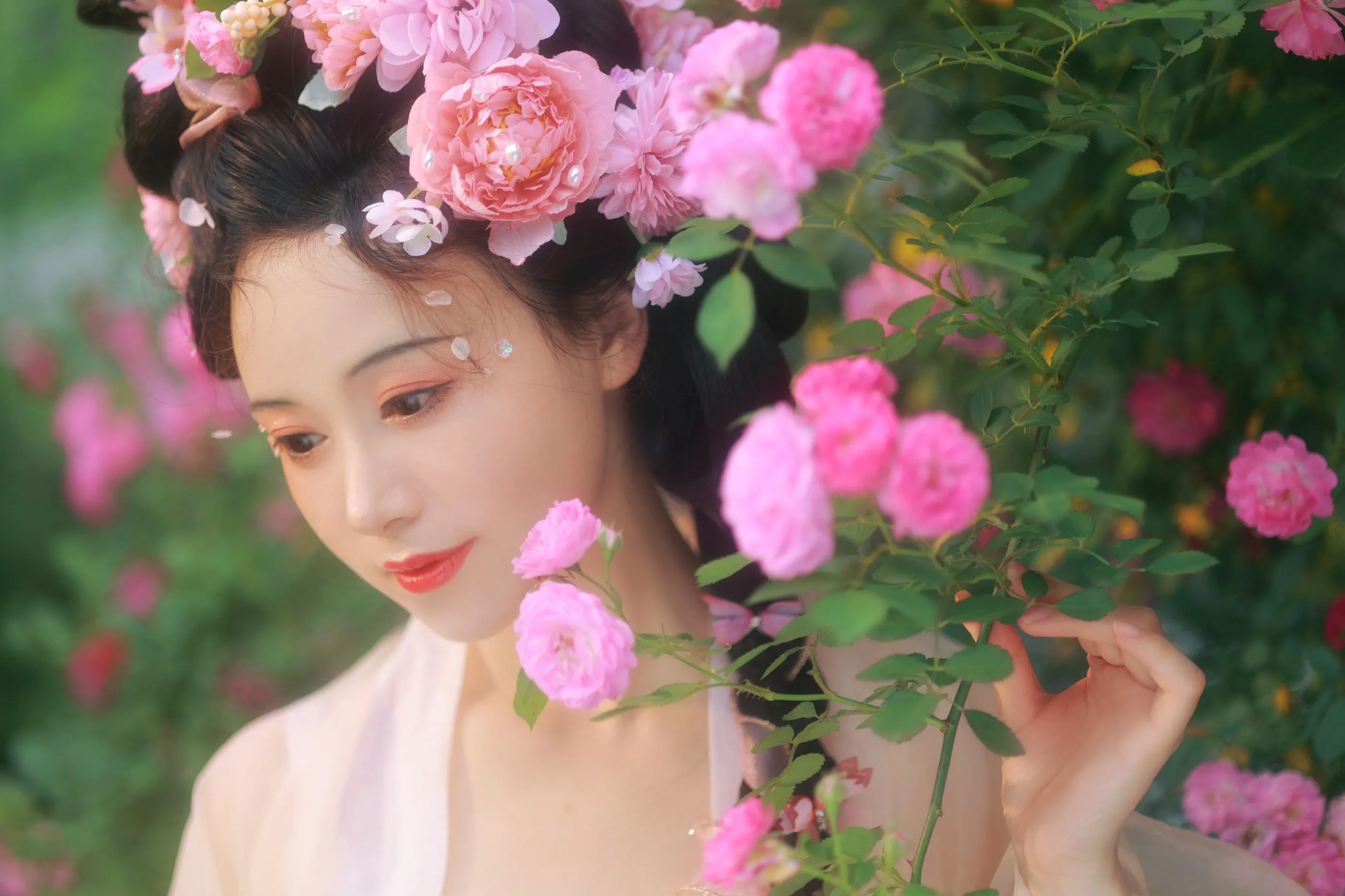 [艺图语] 2022.06.18 蔷薇花神 笑笑 [35P]插图4